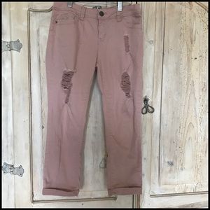 HOT KISS DISTRESSED CAPRIS 🖤